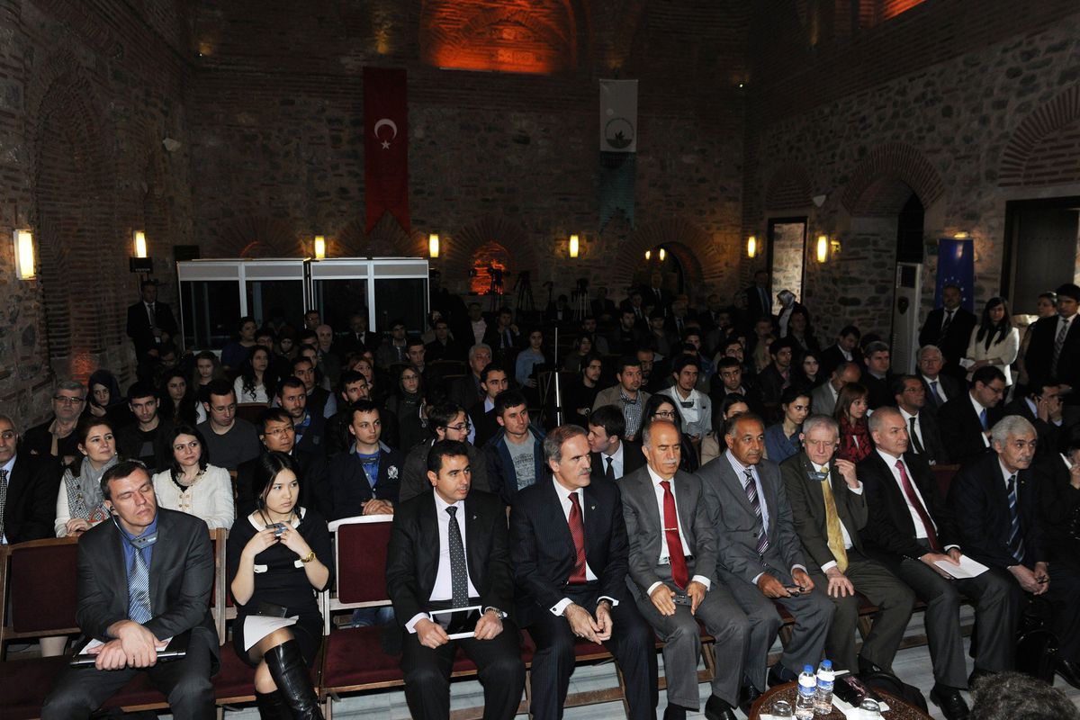 "İpek Yolu Kültürleri Kaynaştıran Bir Bağdır"