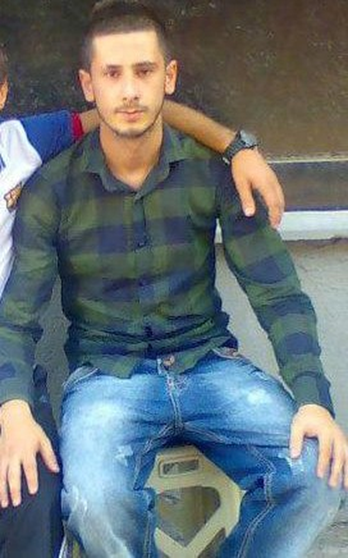 Acemi Asker İntihar Etti