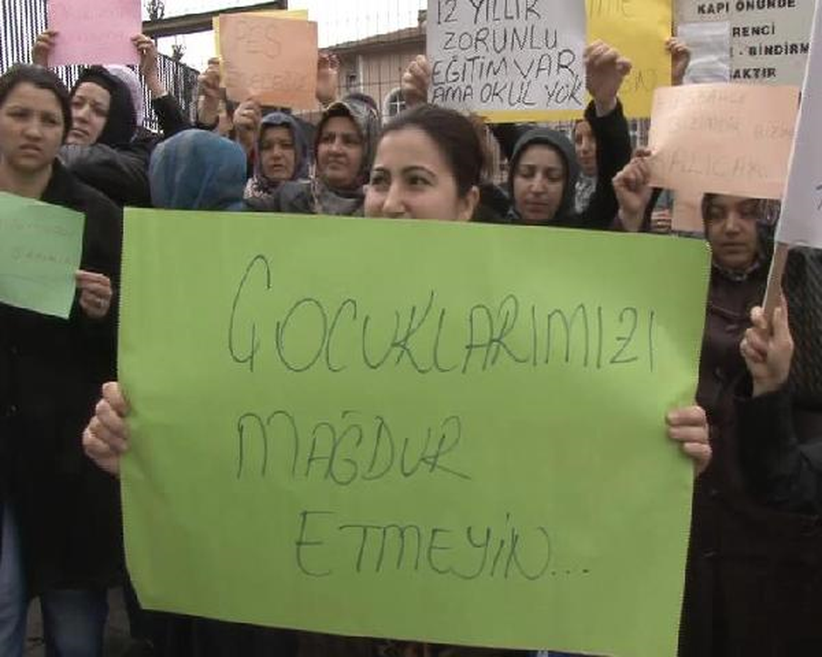 Kağıthane\'de Öğrenci Velilileri Gösteri Yaptı