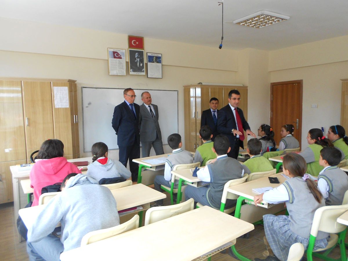 Kaymakam Çınar, Sofular İlk ve Ortaokulunu Ziyaret Etti