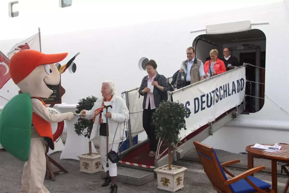 Mersin, 3. Kruvazıyer Gemiyi Karşıladı