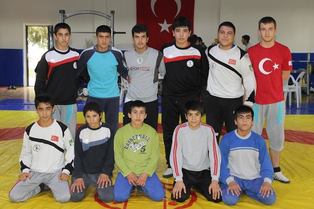 Mersinli Güreşçilerin Başarısı