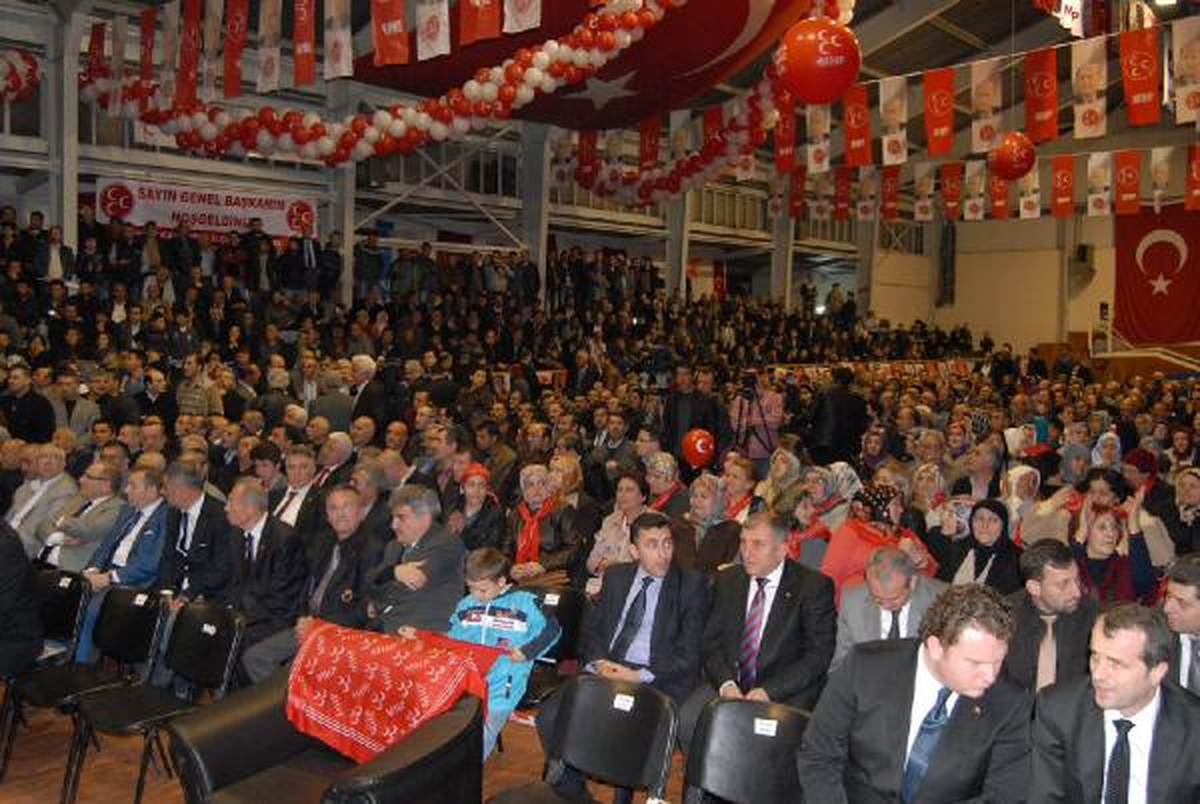 MHP\'nin Darıca\'daki Aday Tanıtımında Yankesiciler Boş Durmadı