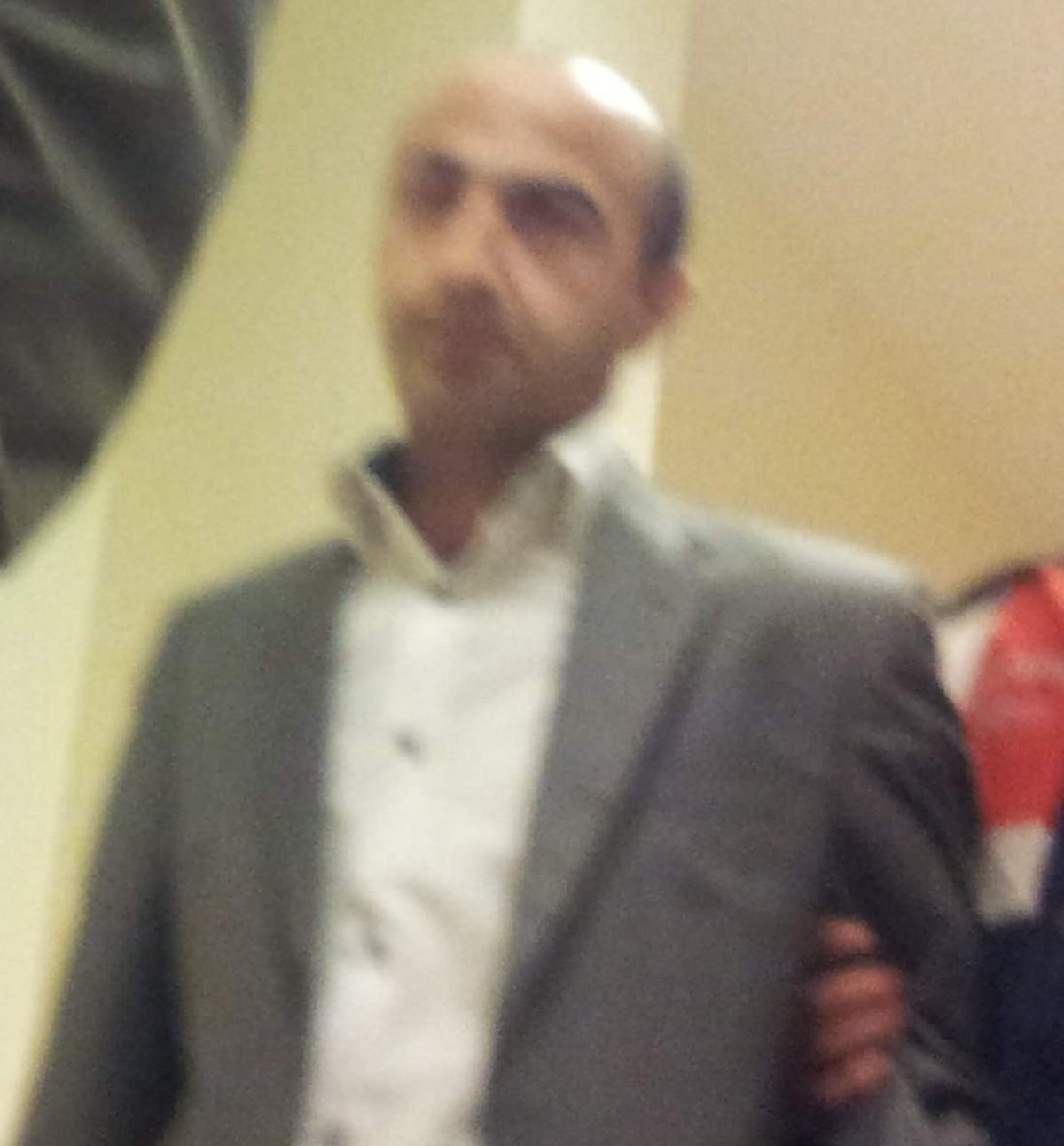 Önce Dövdü, Sonra Gasp Etti, Ardından Özür Diledi