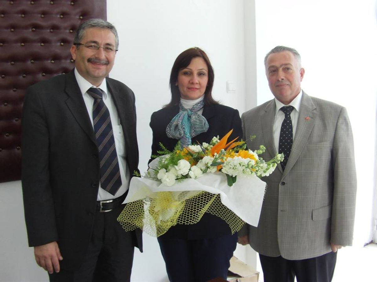 Söke MHP\'den Toplum Sağlığı Merkezi\'ne Tıp Bayramı Ziyareti