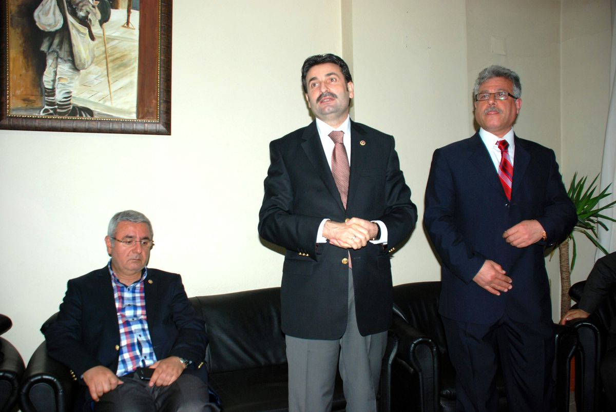 TBMM İnsan Hakları İnceleme Komisyonu Başkanı Üstün\'den Ak Yaşam Derneği\'ne Ziyaret