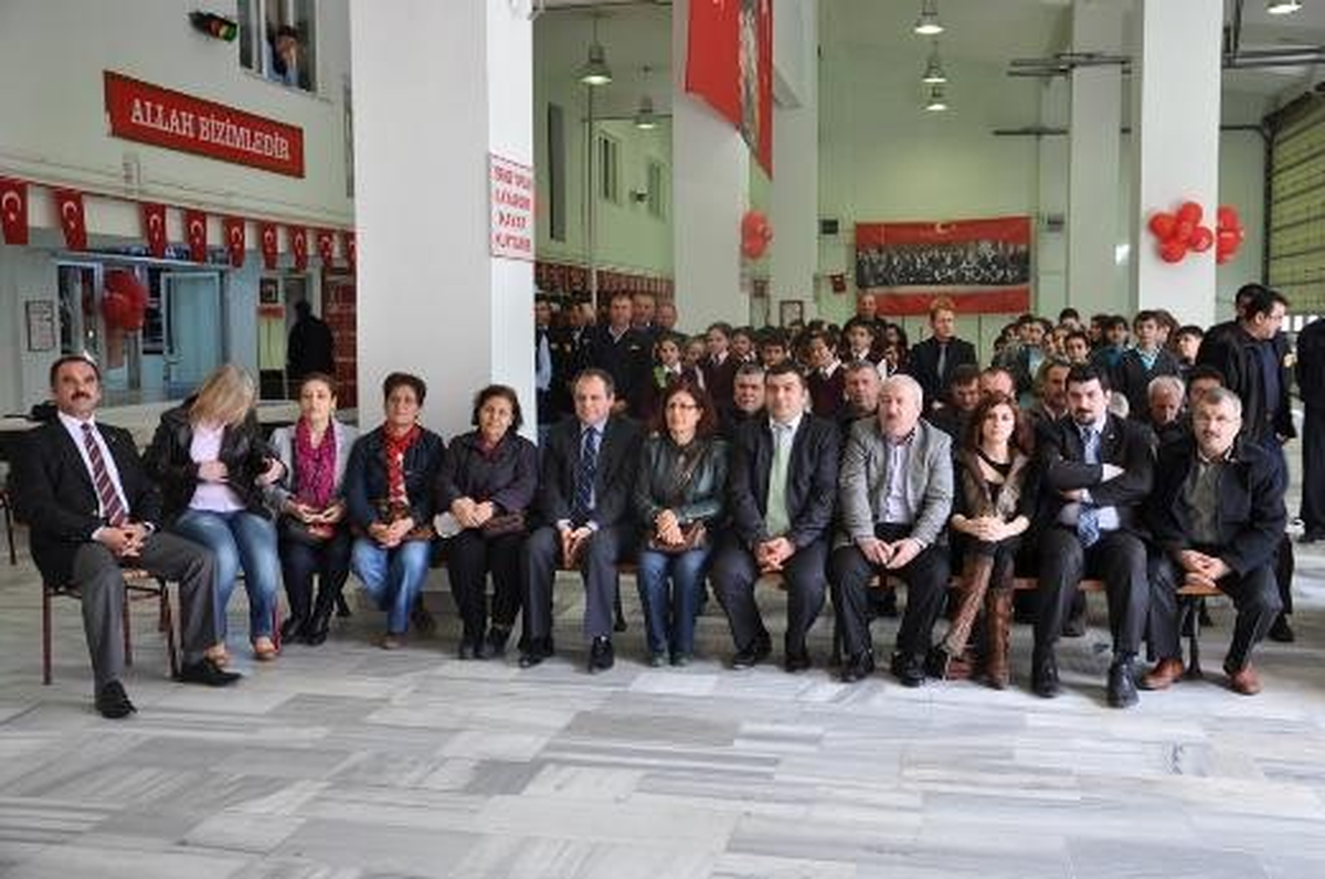 Temel İtfaiye Eğitimi Alan Öğrencilere Sertifika