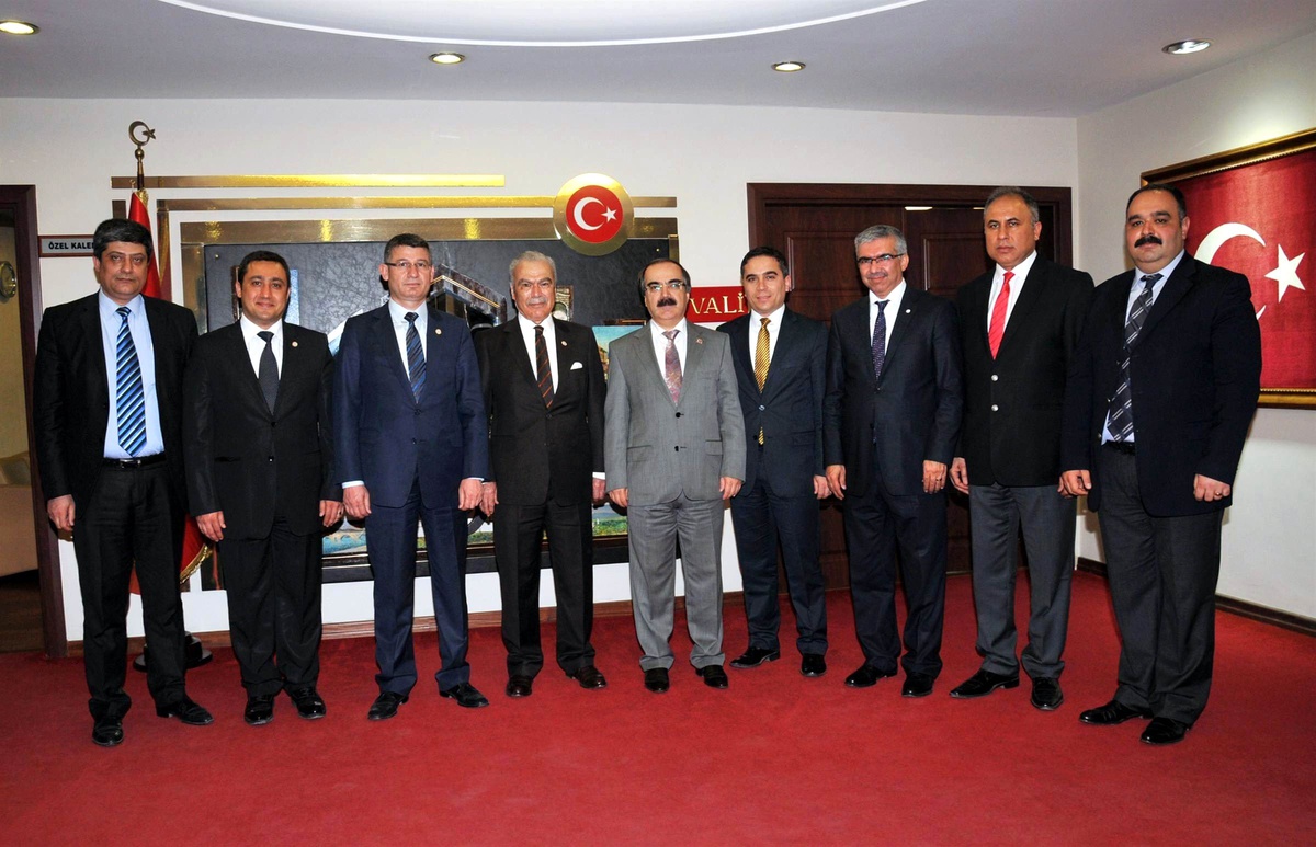Toros Dernekleri\'nden Vali Coş\'a Ziyaret