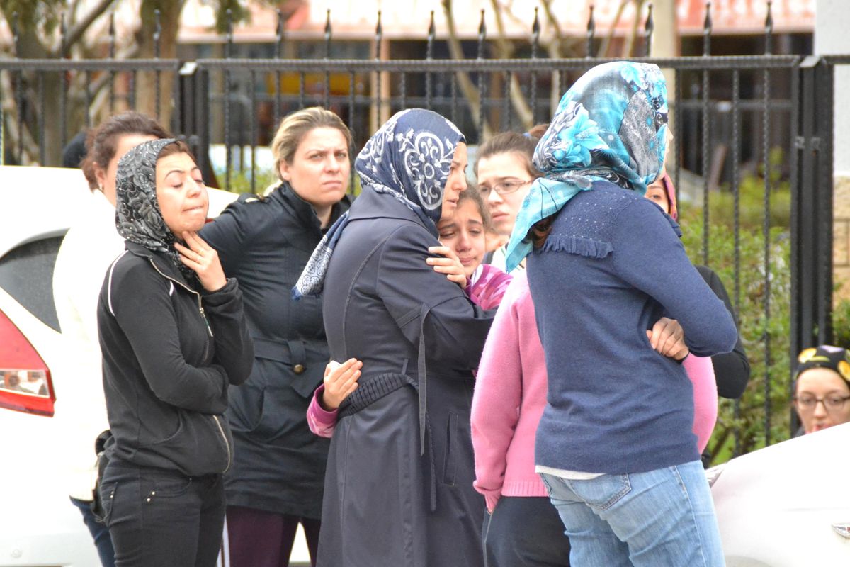 Turgutlu\'da İntihar Eden Lise Öğrencisi Toprağa Verildi