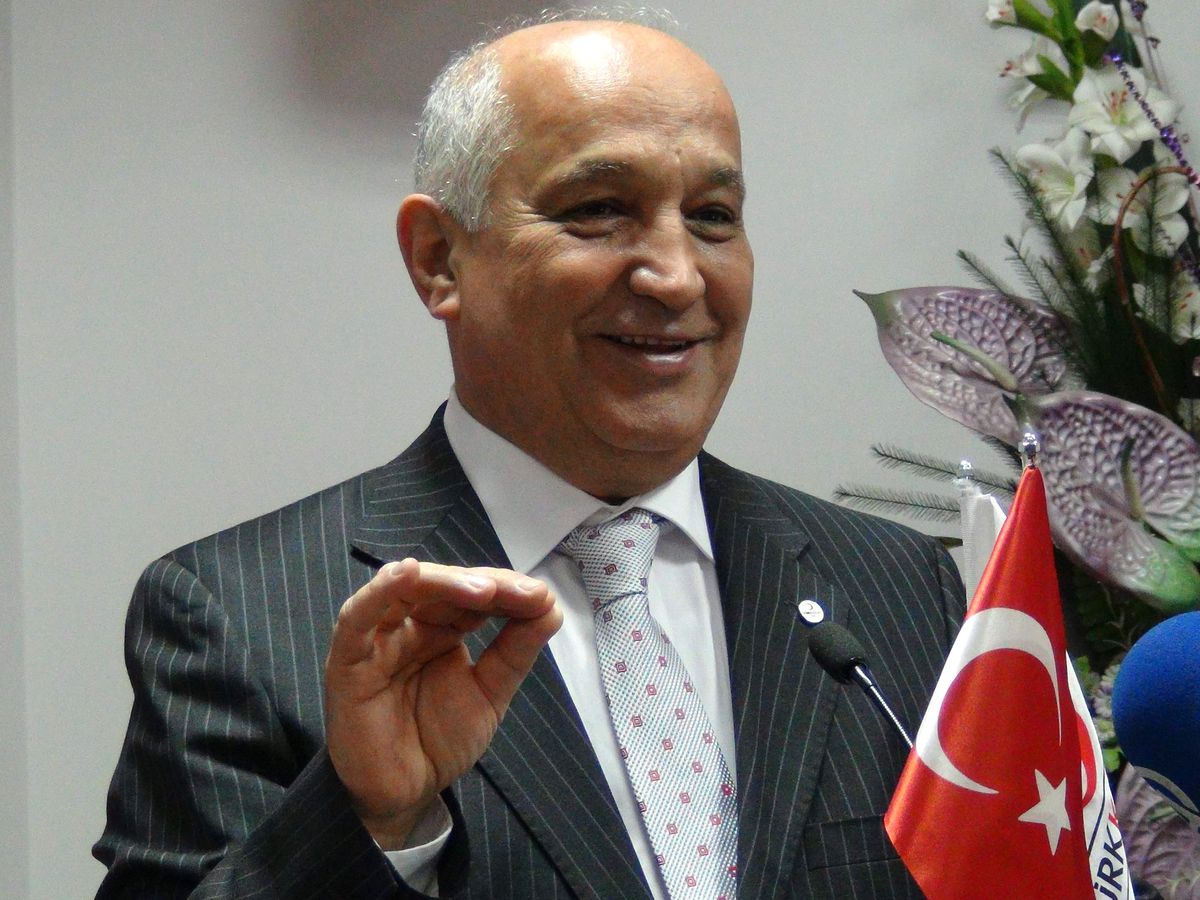 Türk Kızılayı Genel Başkanı Akar\'dan \'Tıp Bayramı\' Mesajı