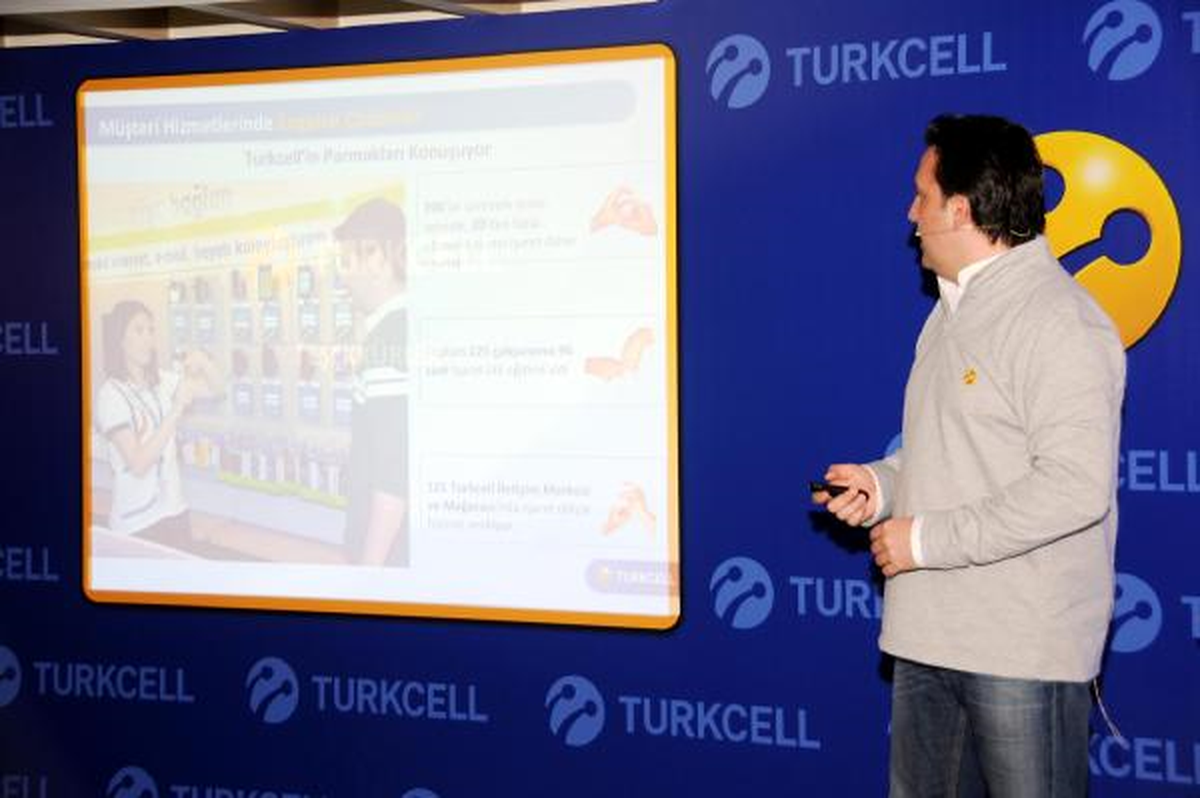 Turkcell\'den İşitme Engellilere İşaret Dili ile Hizmet
