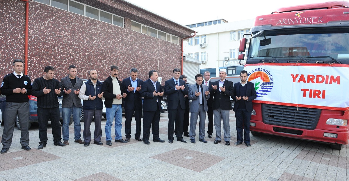 Tuzla\'dan 3\'ncü Yardım Tır\'ı Gönderildi
