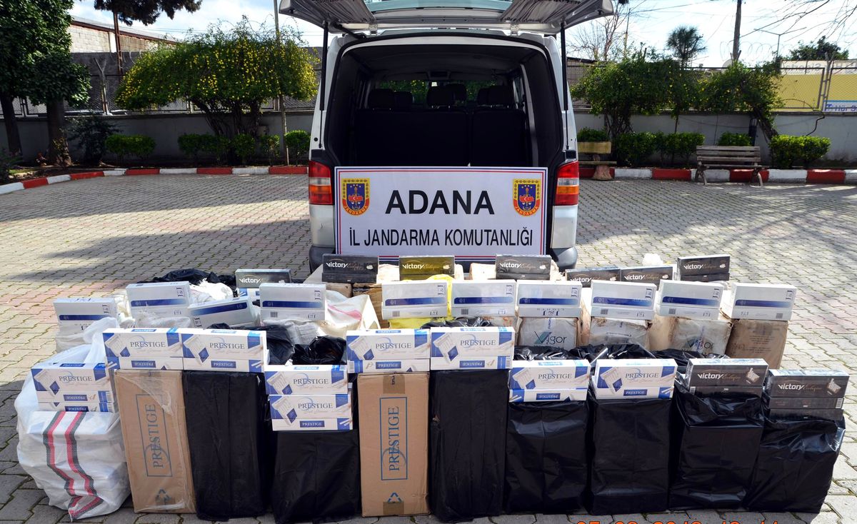 Adana\'da 14 Bin 600 Paket Kaçak Sigara Ele Geçirildi