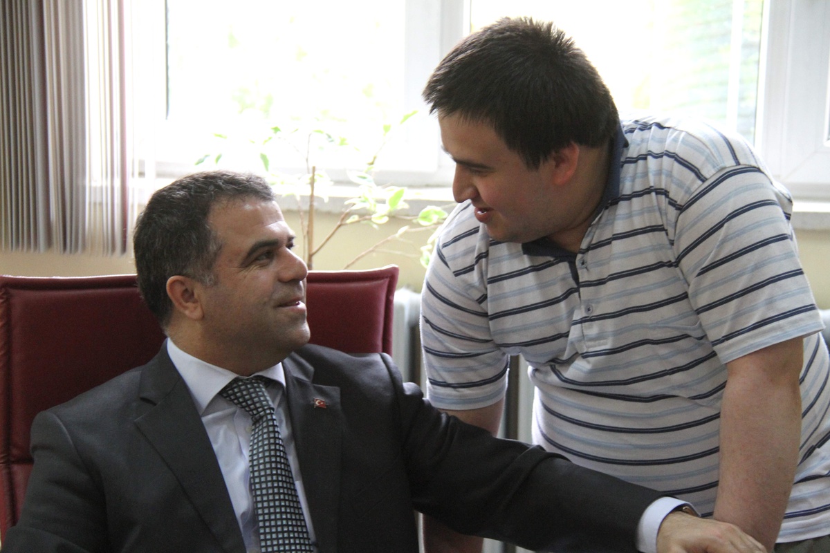Aksoy, Hasan Gemici Eğitim Uygulama Okulunu Ziyaret Etti