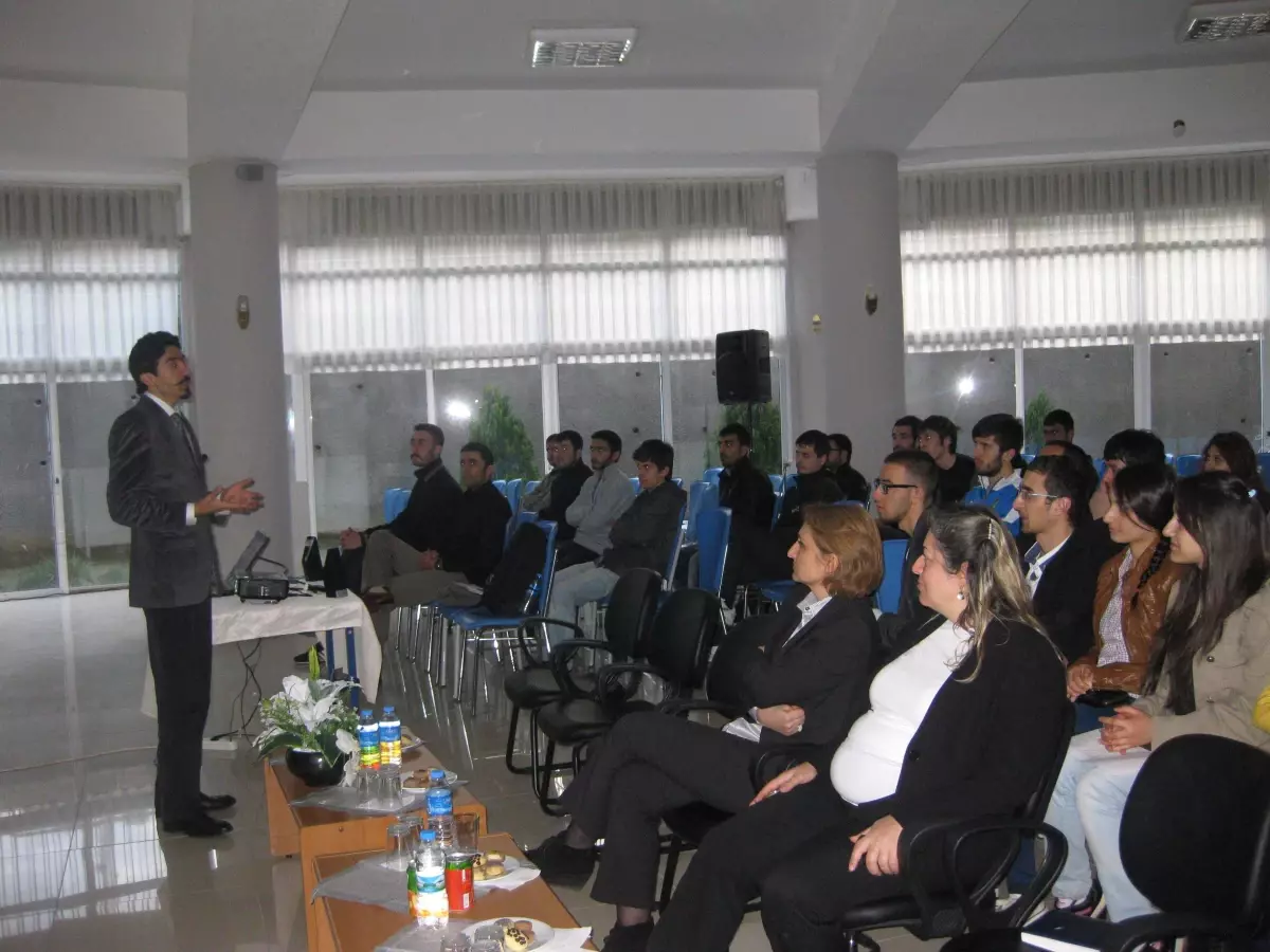 Bahaddin Gazi Yurdu\'nda "Zaman Yönetimi" Eğitimi Verildi