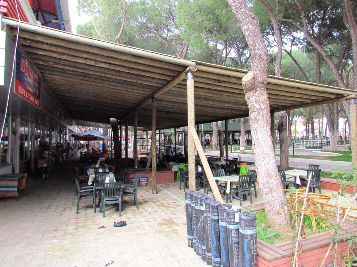 Çamlık\'ta Pergola Çalışmaları Tam Hız