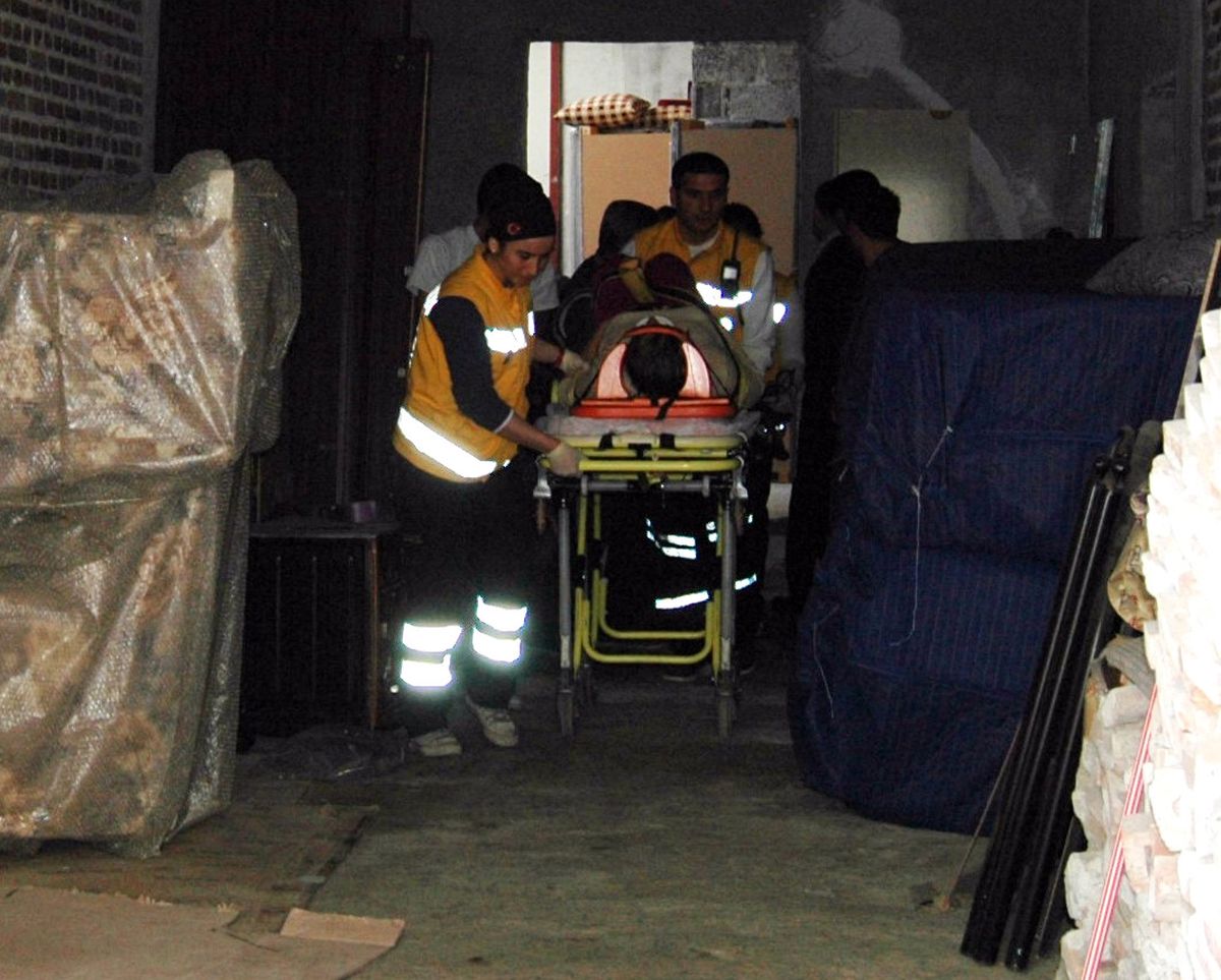 Çatıdan Paspası Almak İsterken Düştü