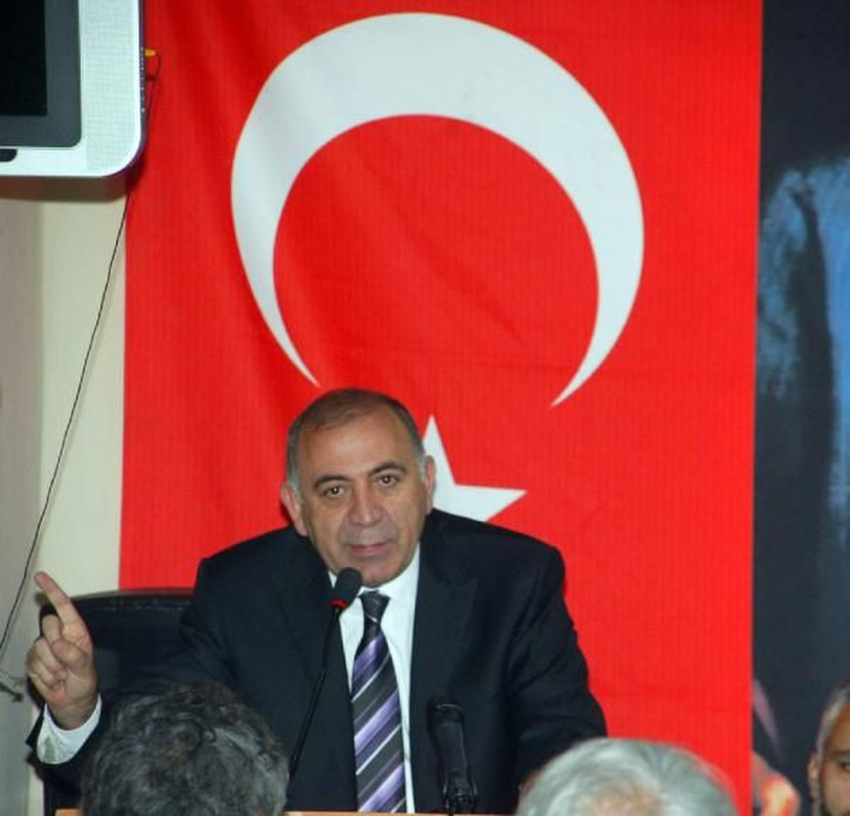 Chp\'li Tekin: Öteki Türkiye\'nin Raporunu Çıkaracağım