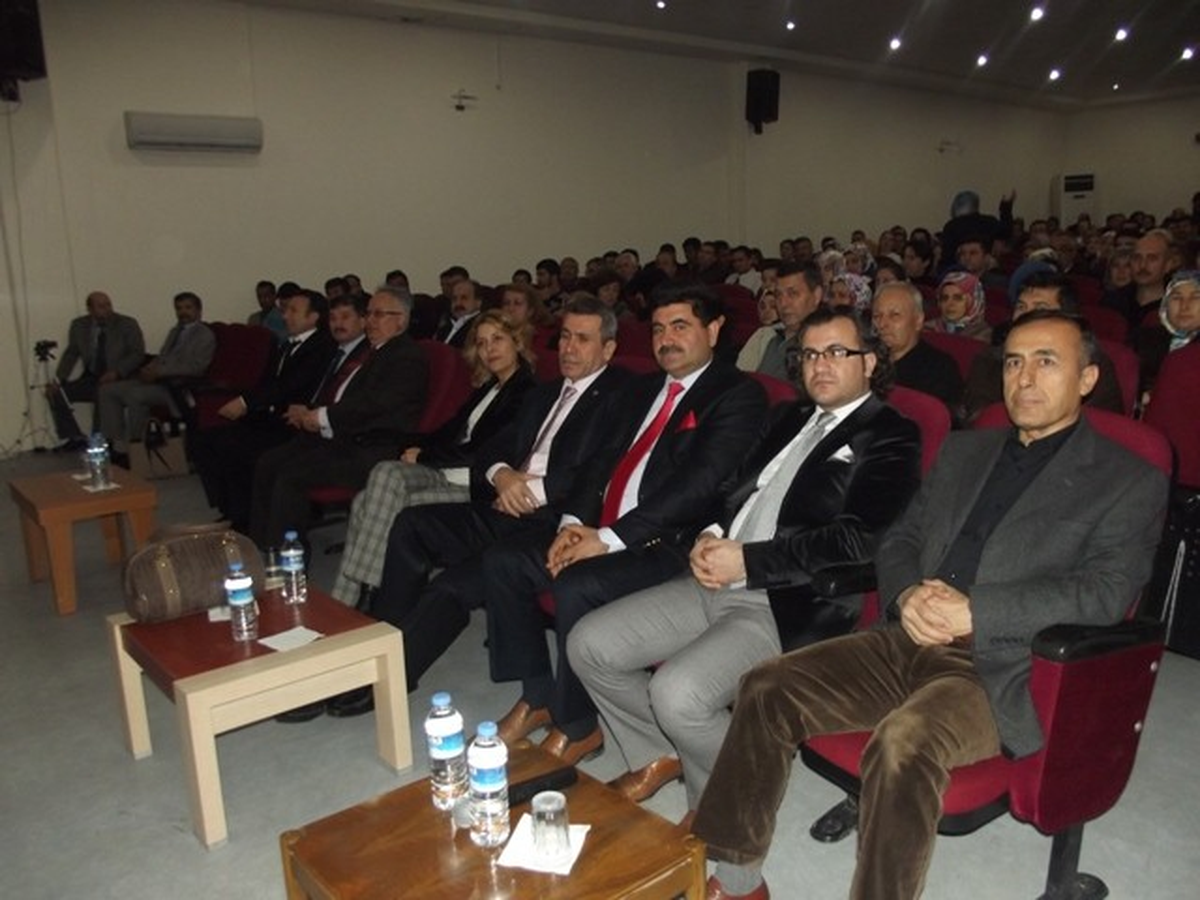 Demirci\'de Velilere Seminer Verildi