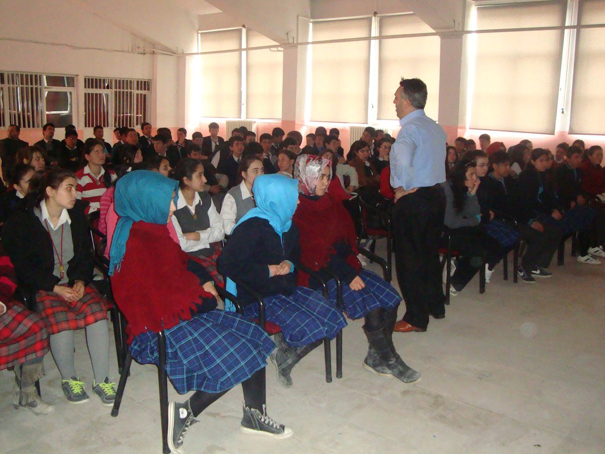Emniyetten Gençeler Terör Uyarısı