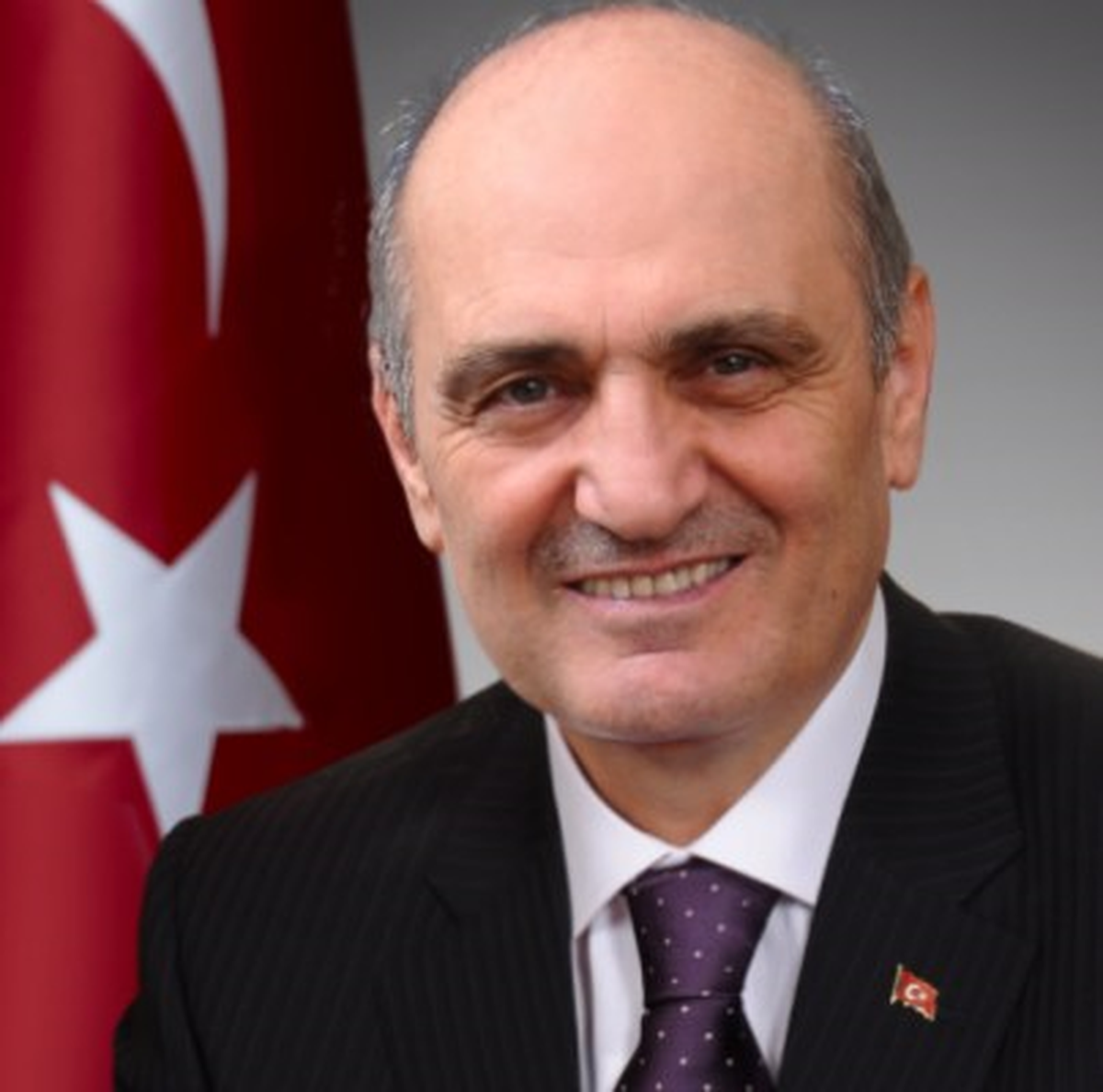 Erdoğan Bayraktar\'a Özel Ödül