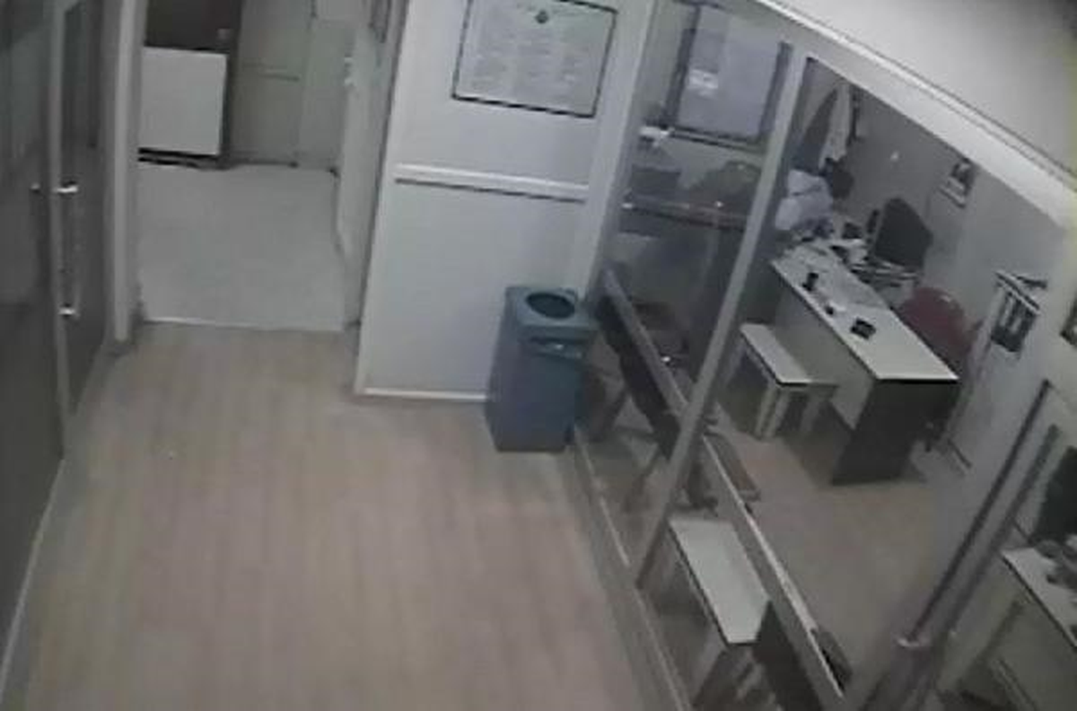 Esenler\'de Hırsızlık Zanlıları Kameraya Yakalandı