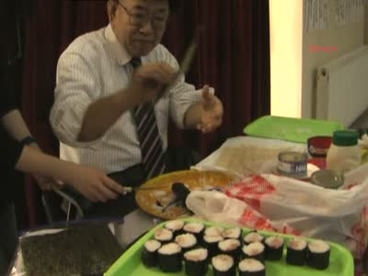 Japon Kültürü Tanıtımında Türbanlı Japon