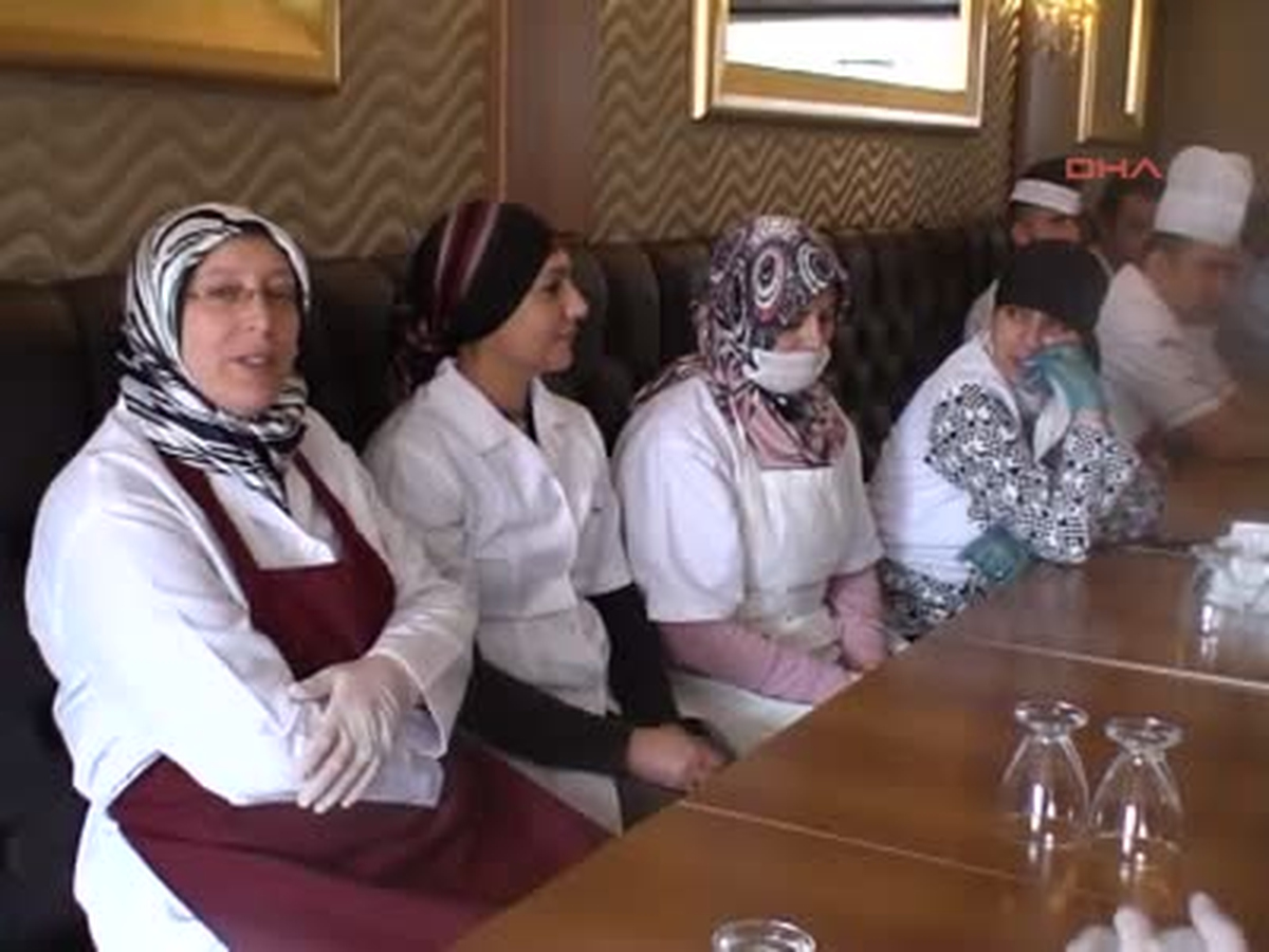Kayserili Kadın Kebapçılar Sınavda Erkeklere Taş Çıkarttı Kayserili Kadın Kebapçılar Sınavda...