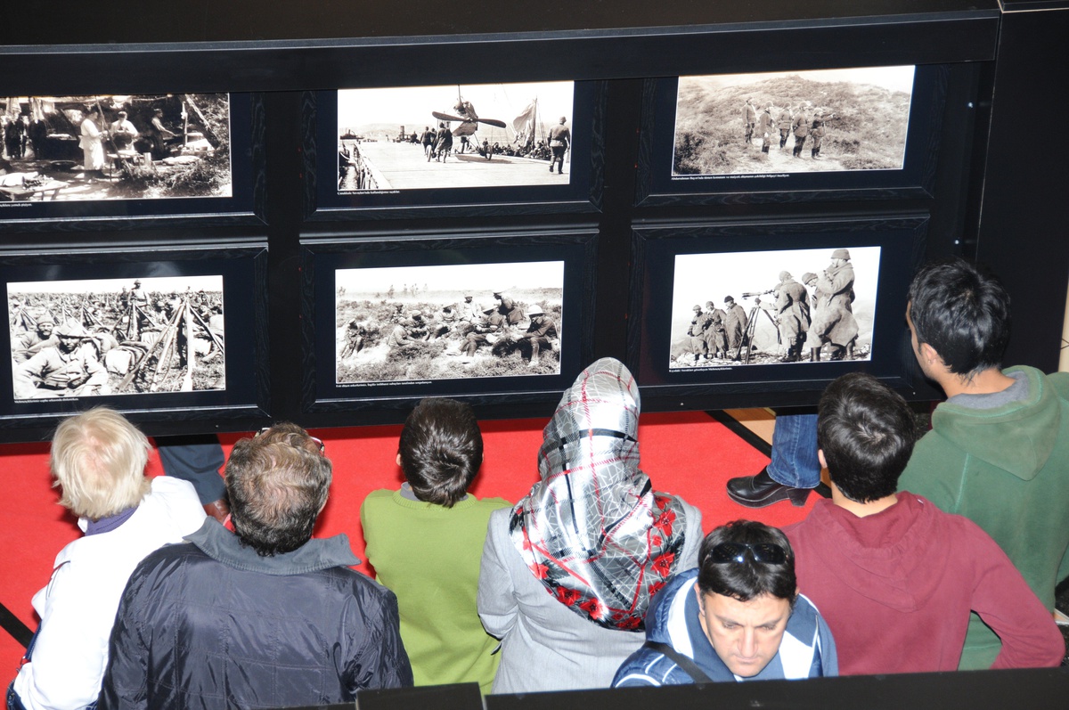 Konyaaltı\'nda "Bir Hürriyet Türküsü Çanakkale" Fotoğraf Sergisi
