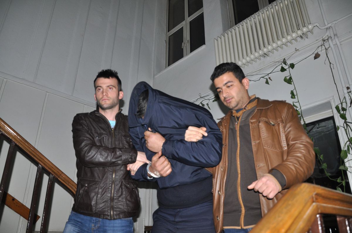 Maskeli Sapık Yakalandı