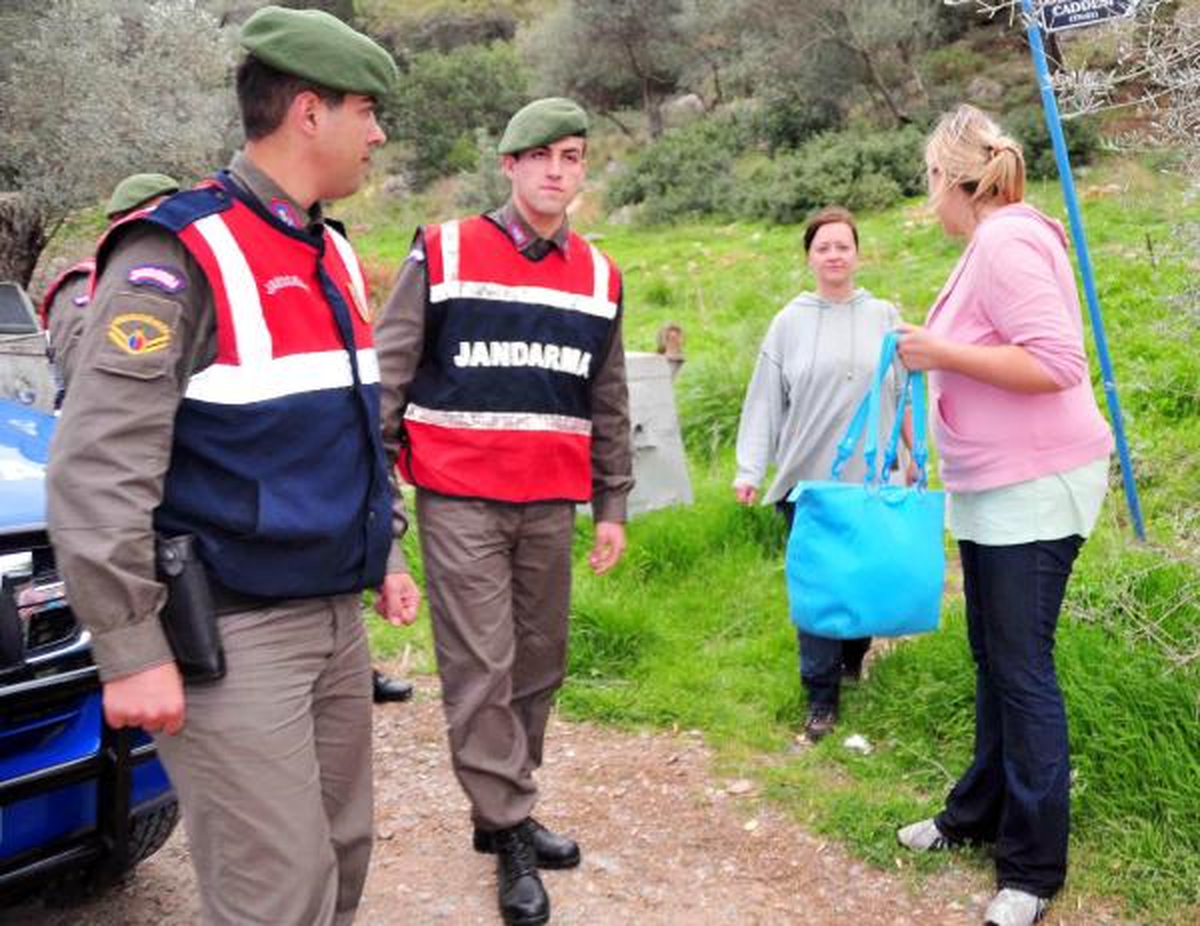Kaybolan Turistleri Jandarma Buldu