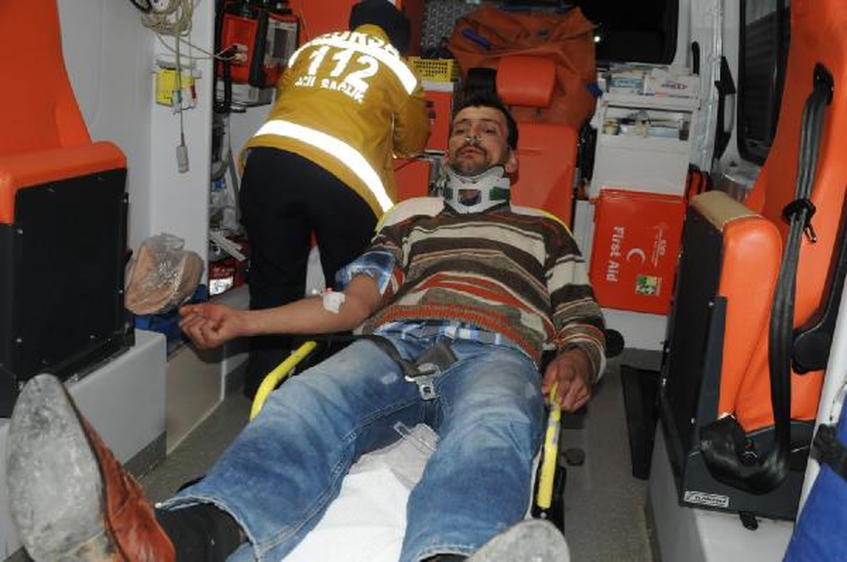 Otomobil ile Kamyon Çarpıştı: 2 Yaralı