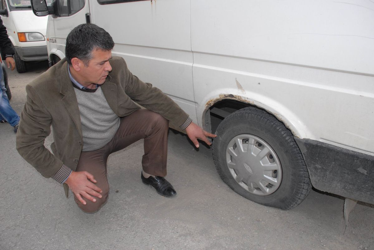 Park Halindeki 10 Aracın Lastiklerini Kestiler
