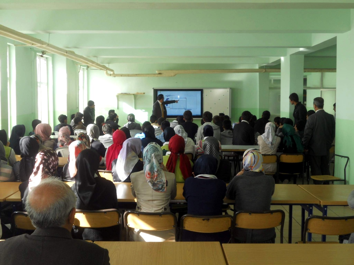 Polislerden Öğrencilere Uyuşturucu Semineri