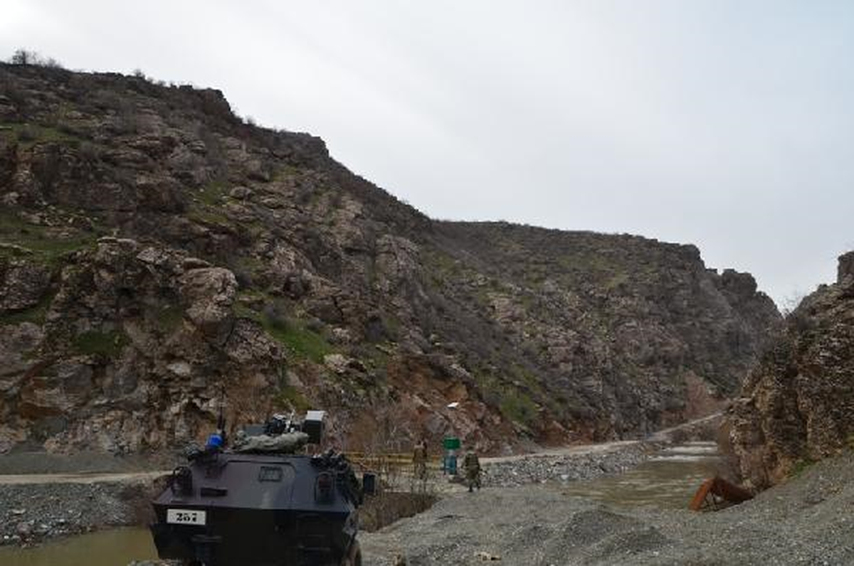 Şemdinli\'de PKK\'ya Ait Silah Ele Geçirildi