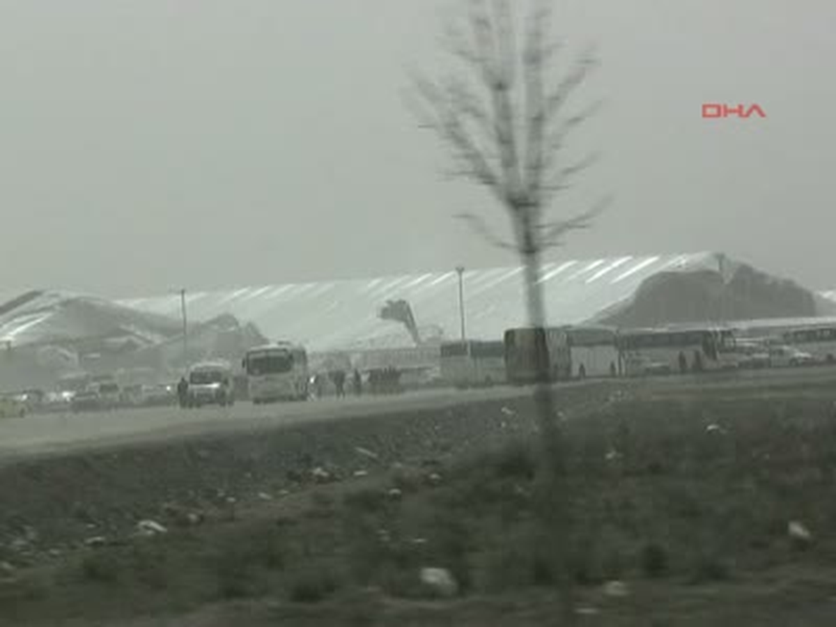 Tarım ve Hayvancılık Fuarında Çadır Çöktü: 19 Yaralı