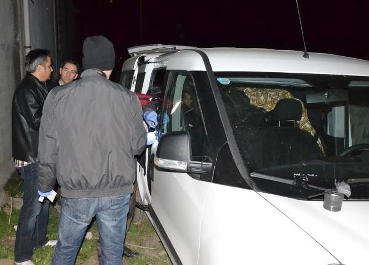 Terk Edilen Araçtan 11 Bin Paket Kaçak Sigara Çıktı