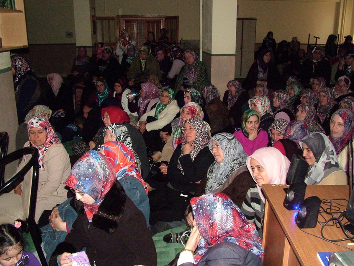 Üftade Kız Kur\'an Kursunda İstiklal Marşının Kabulü ve M. Akif Ersoy\'u Anma Programı Düzenlendi