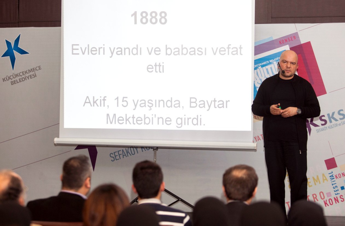 Ünlü Tarihçi Uğurluel, Mehmet Akif\'i Anlattı