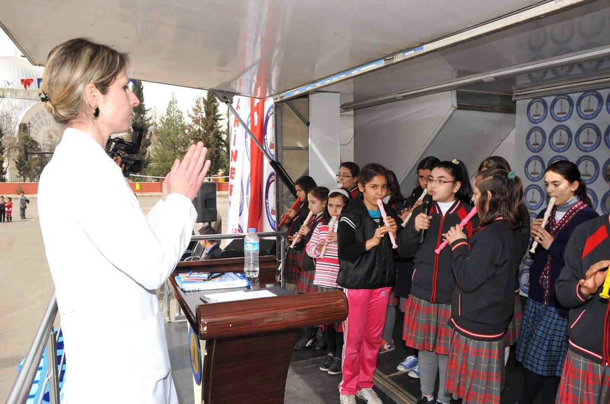 Başkan Tahmazoğlu Temizlik Kampanyasında 140 Okulu Ziyaret Etti