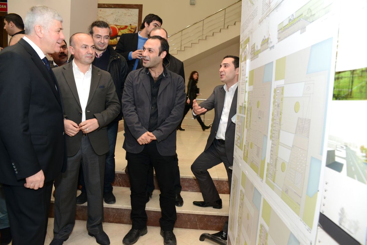 Belediye Yeni Hizmet Binası İçin Dezenlediği Mimari Proje Yarışmasına Katılan Esrler İçin Kolokyum...