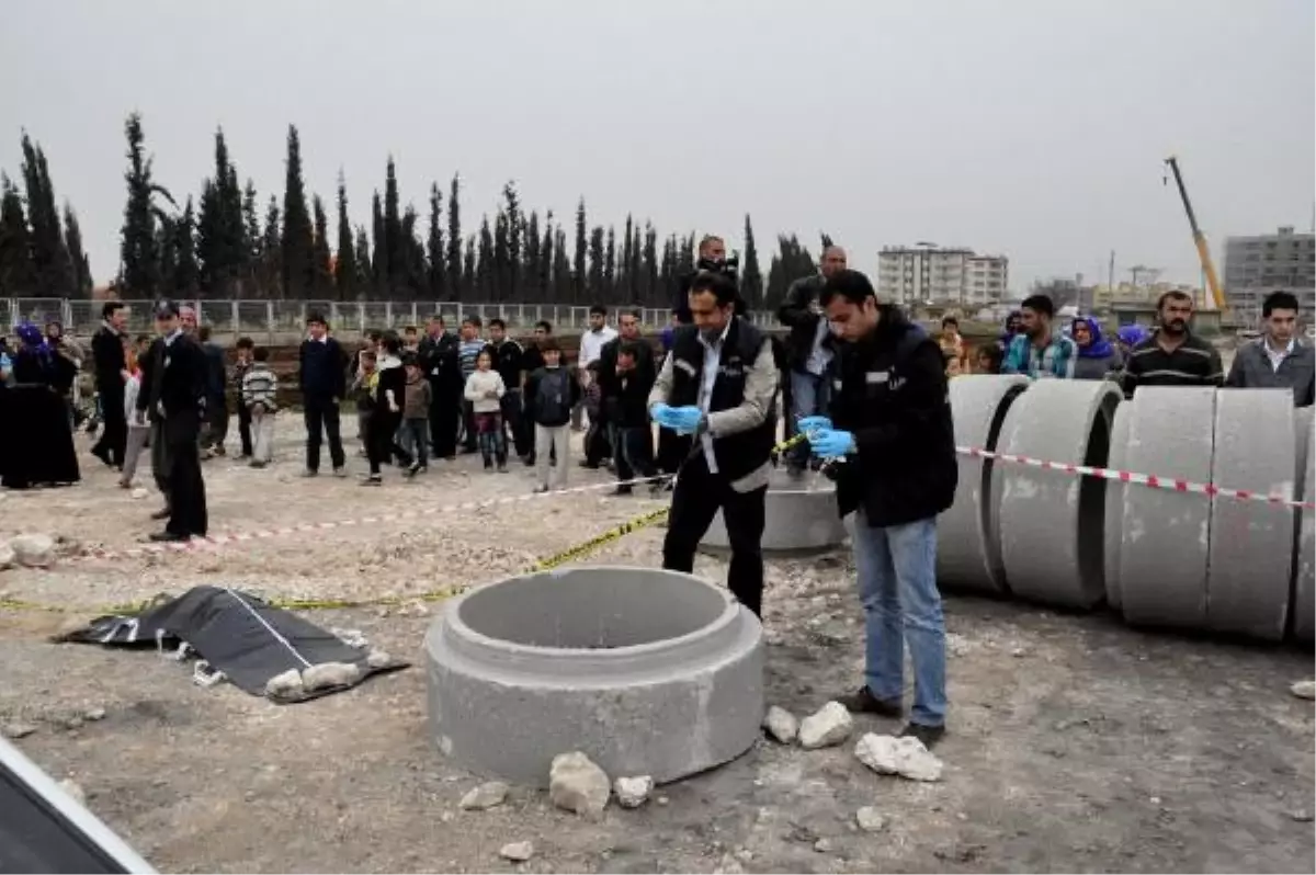 Oyun Oynadığı Beton Borunun Altında Can Verdi