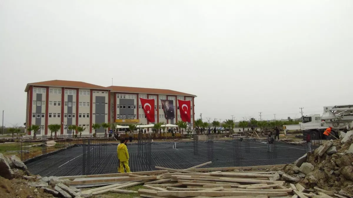 Özkan Demirçelik'ten Modern Öğrenci Yurdu