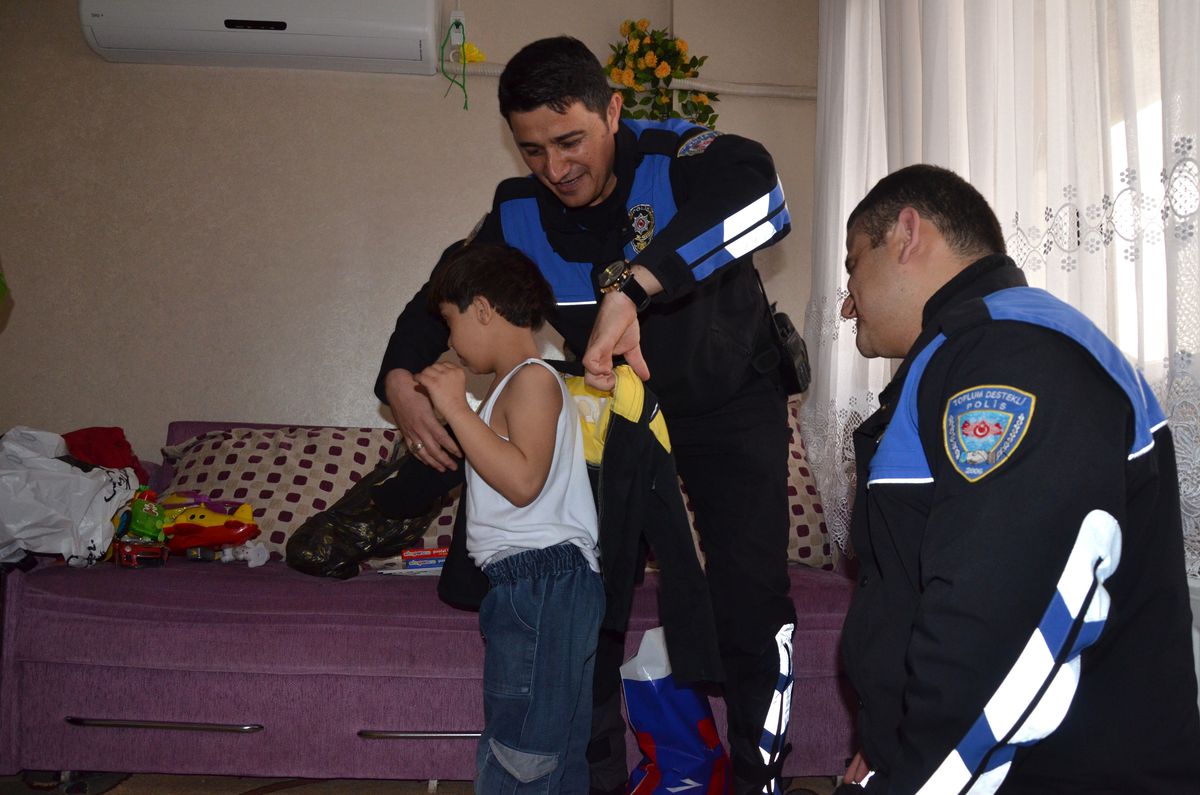 Polislerden Aile Ziyaretleri