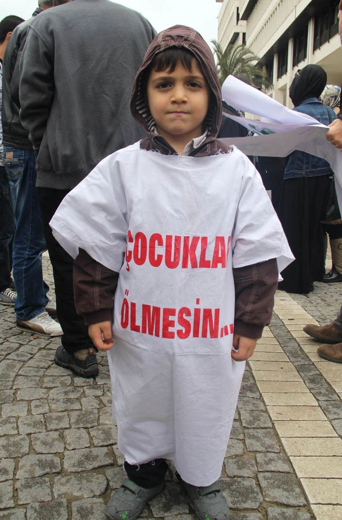 Suriye\'deki Şiddet İzmir\'de Protesto Edildi