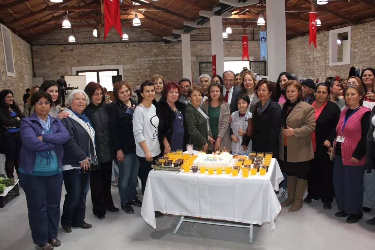 Urla Kadın Üretici Pazarı 1. Yaşını Kutladı