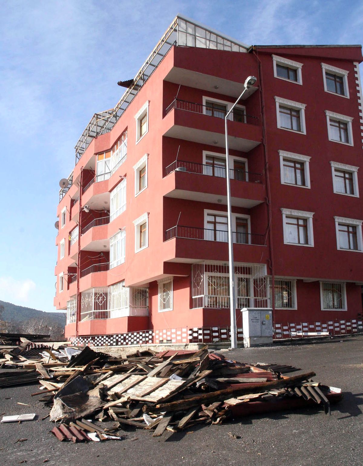 Yozgat\'ta Şiddetli Rüzgar Gece de Devam Etti