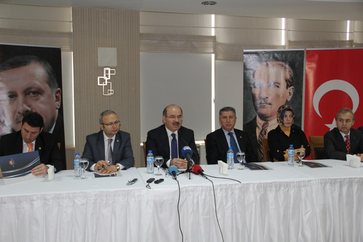 AK Parti Genel Başkan Yardımcısı Hüseyin Çelik: "Çözüm Süreci Devam Ediyor, Mesele Emin Ellerdedir"