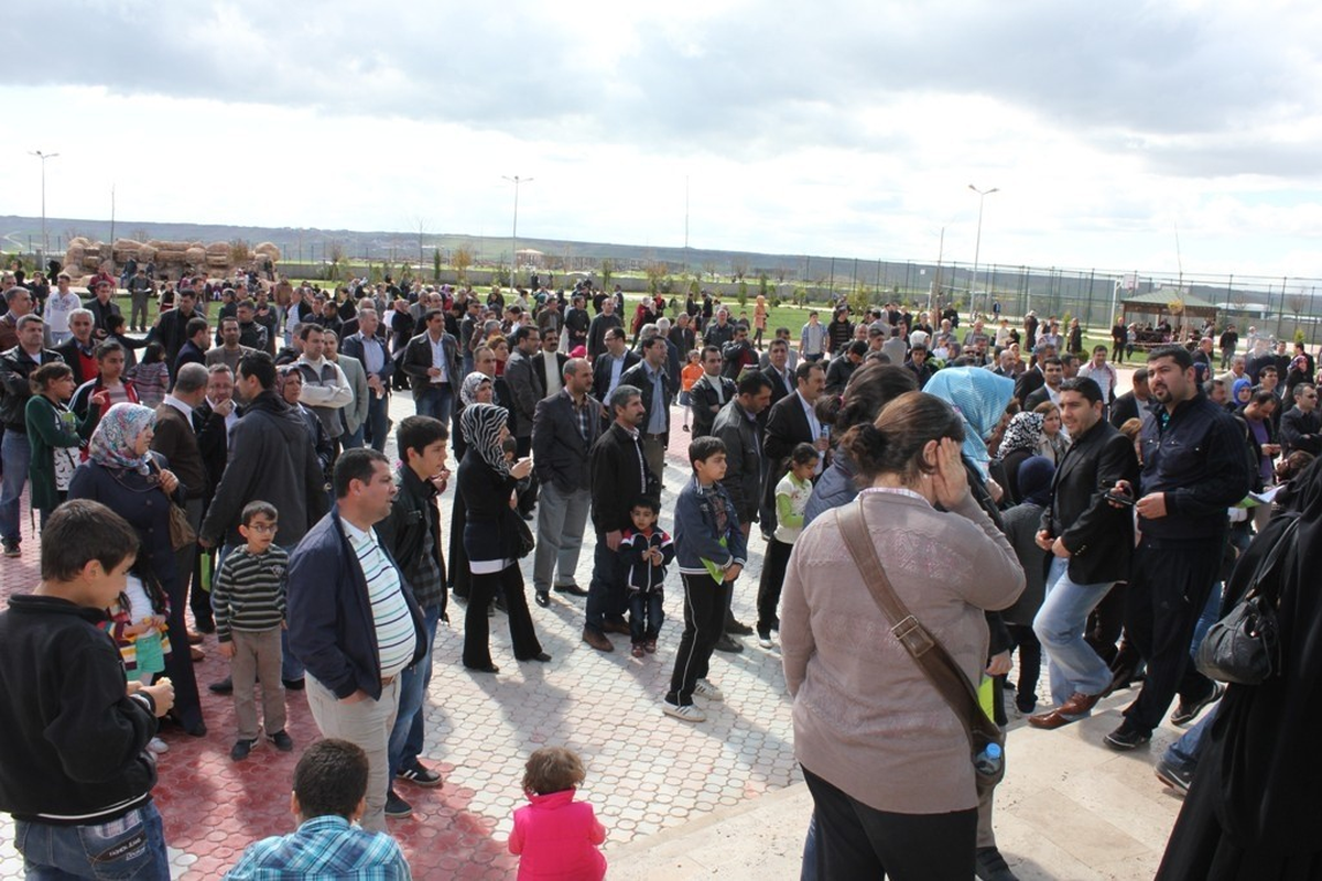 Diyarbakır'da Öğrenciler Eflatunlu Olmak İçin Yarıştı