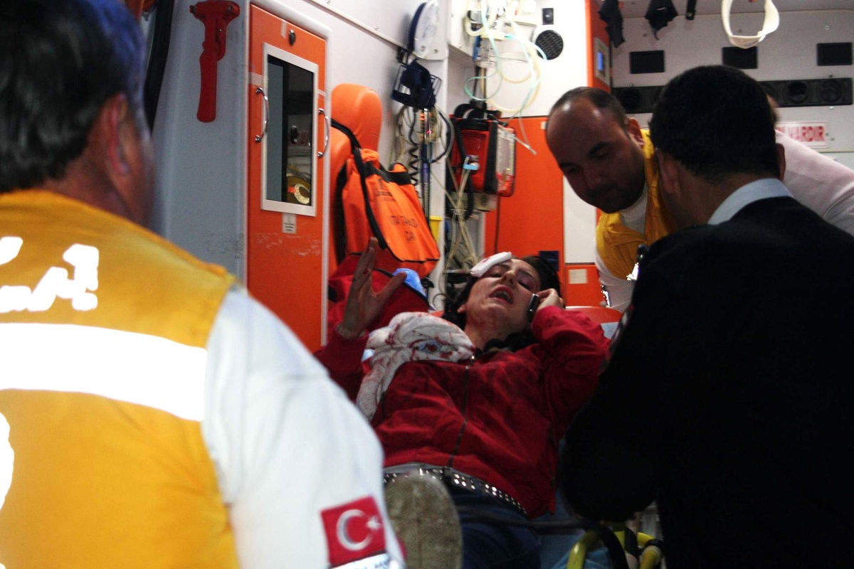 Düğün Yolunda Kaza; 1\'i Ağır 3 Yaralı